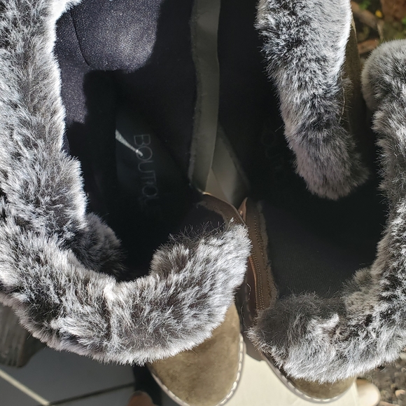 Corky's Olive Green Suade Ankle boots - Picture 4 of 5